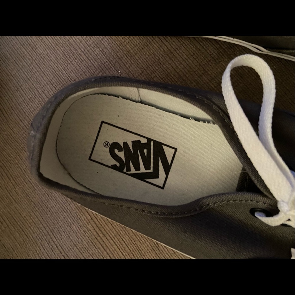 Vans - Picture 2 of 5